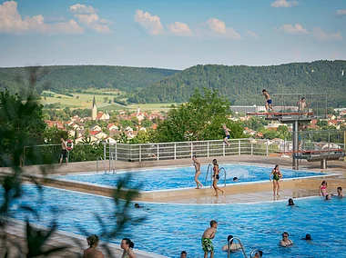 7-Täler-Panoramabad (Dietfurt, Naturpark Altmühltal)