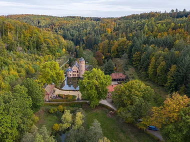 Schloss Mespelbrunn im Herbst (Mespelbrunn/Spessart-Mainland)