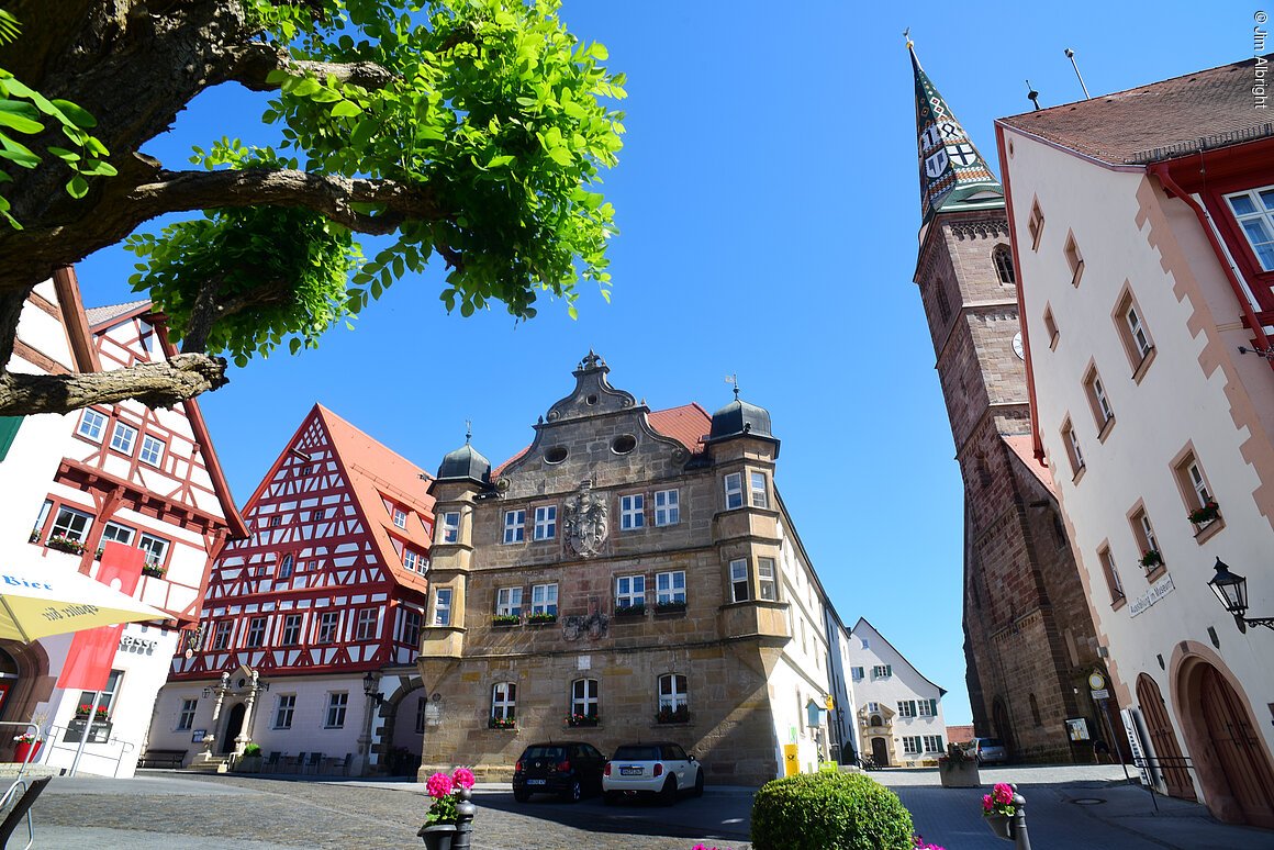 Gebäudeensemble Marktplatzansicht (Wolframs-Eschenbach, Fränkisches Seenland)