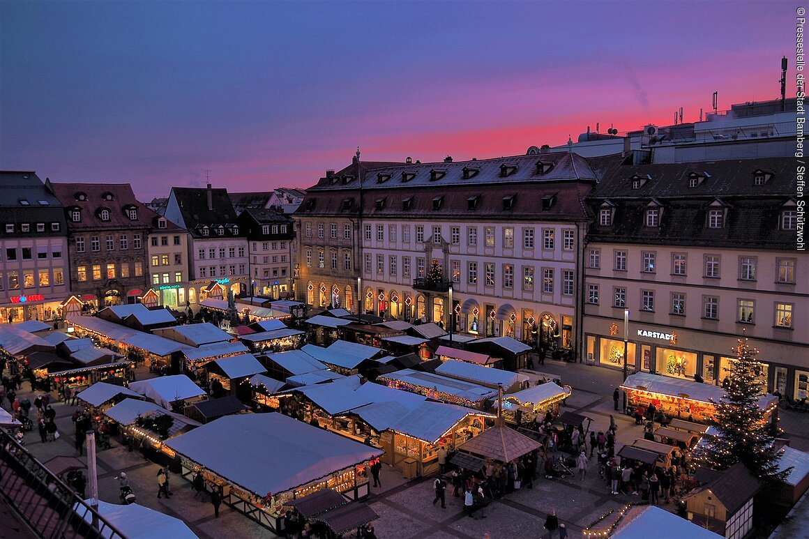 Weihnachtsmarkt auf dem Maxplatz (Bamberg, Steigerwald)