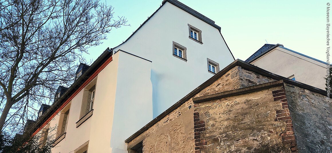 Klarissenkloster mit Trennmauer, Hof